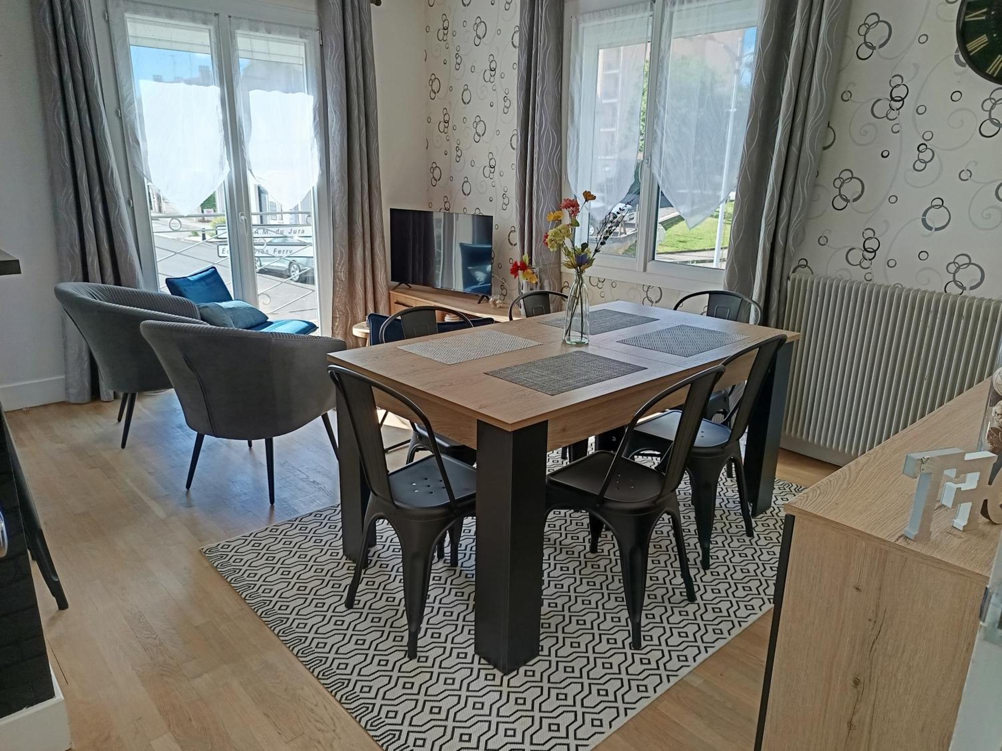 Maison De 70m² Holiday home Champagnole